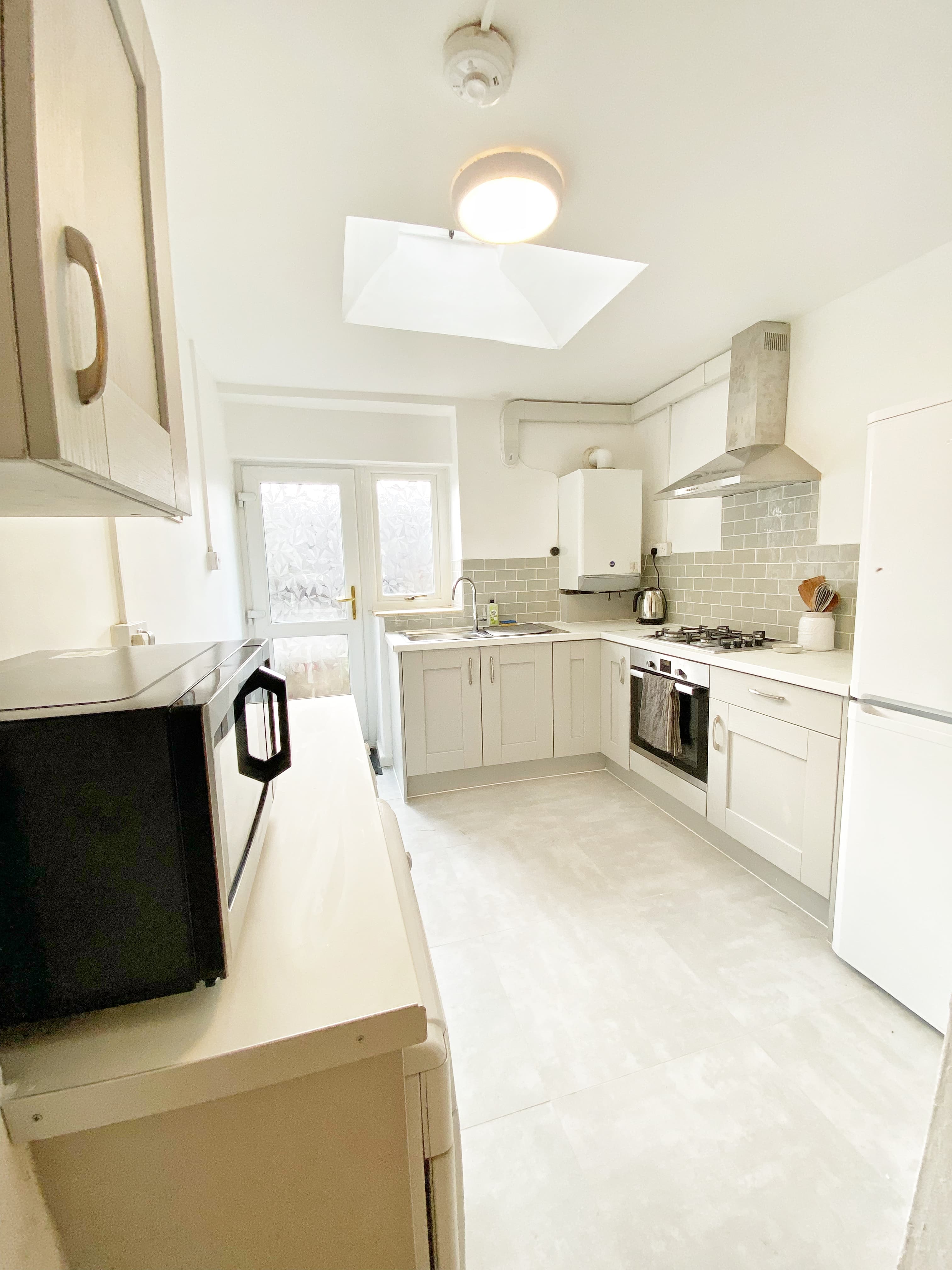 New Park Terrace, Pontypridd, South Wales thumbnail 4