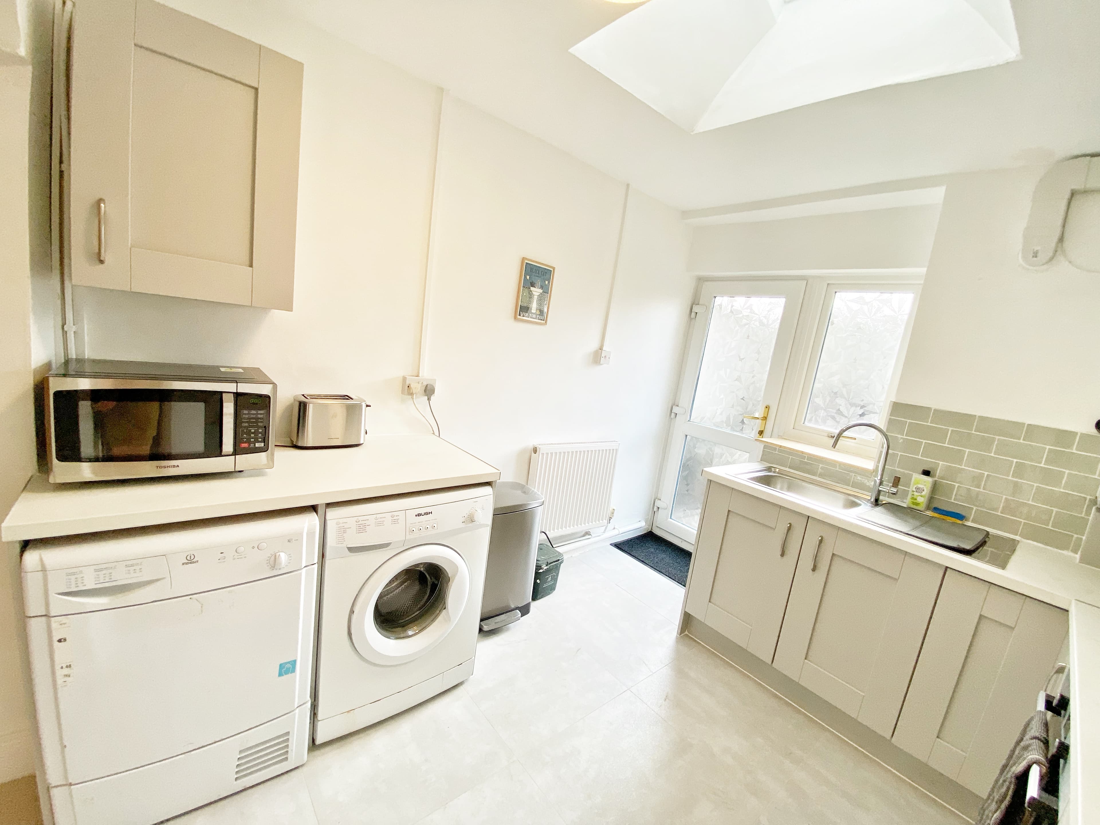 New Park Terrace, Pontypridd, South Wales thumbnail 3